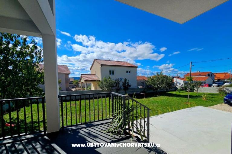 Apartmaji Royal Holiday  – foto 2