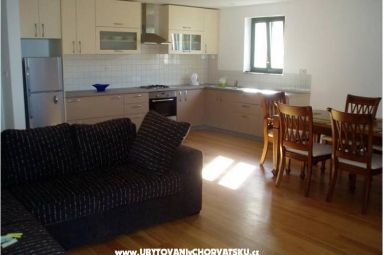 Apartmaji Nives – foto 10