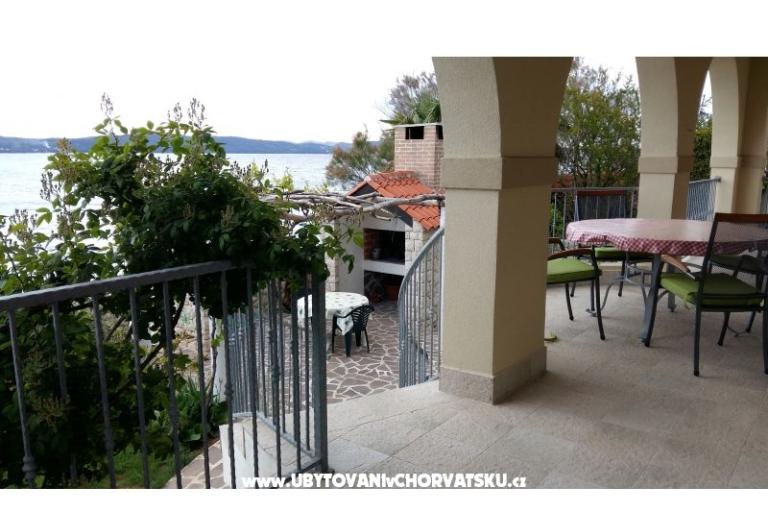Apartmaji Nives – foto 9