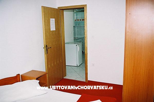 Apartmaji Alaska & Nikolina – foto 4