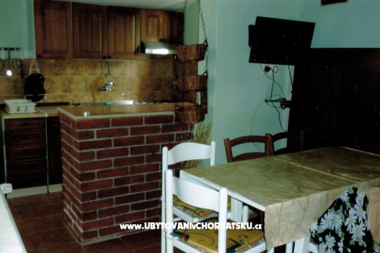 Apartmaji Kvarantan i Karabatić  – foto 10