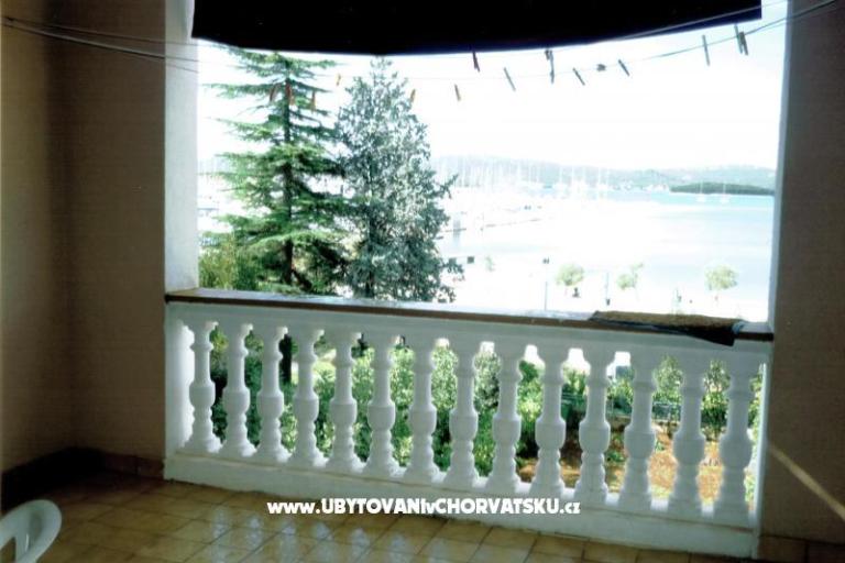 Apartmaji Kvarantan i Karabatić  – foto 13