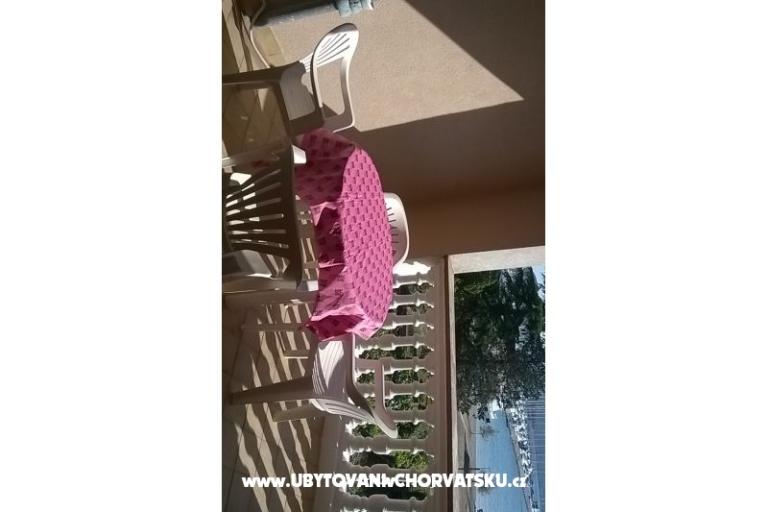 Apartmaji Kvarantan i Karabatić  – foto 18