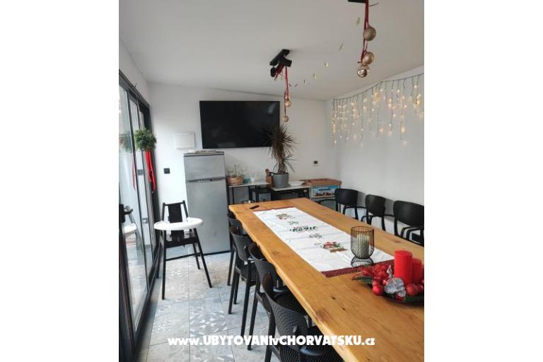 Apartmaji Petrina 2 – foto 11