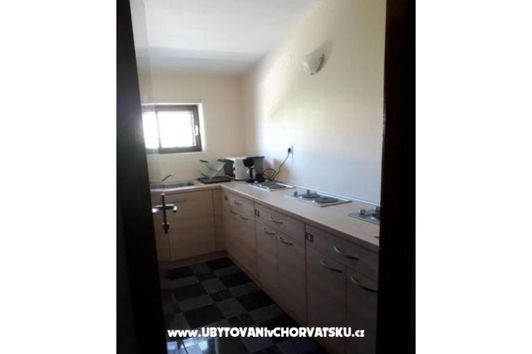Apartma Anastazija i sobe RoLo uz  – foto 17