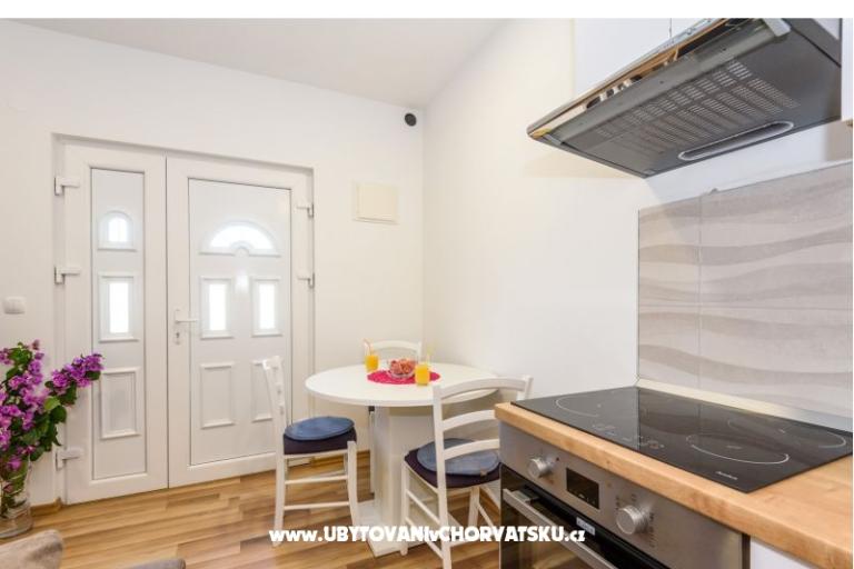 Apartma Dego with parking – foto 7