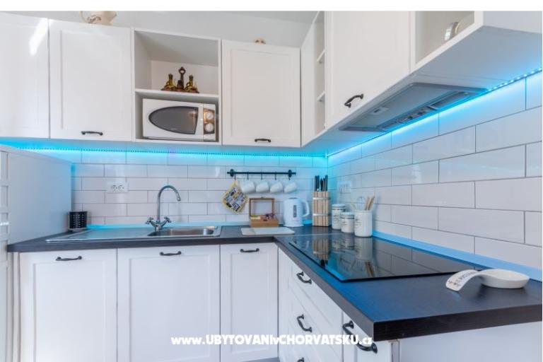 Apartma Toni Milna  – foto 10