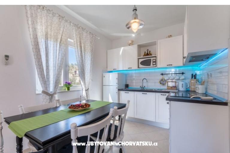 Apartma Toni Milna  – foto 9