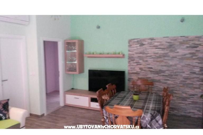 Apartmaji Ina – foto 16