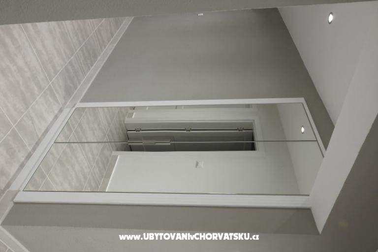 Luxury Apartmaji z bazenom – foto 13