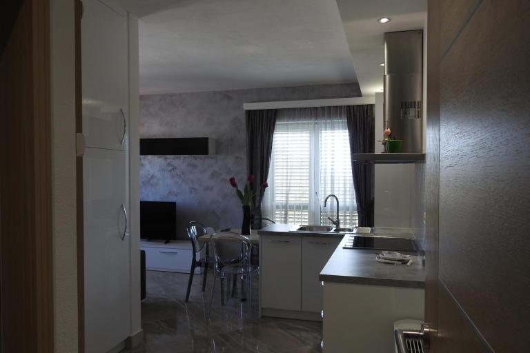 Luxury Apartmaji z bazenom – foto 5