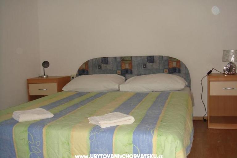 Apartmaji Andrea Drvenik – foto 14