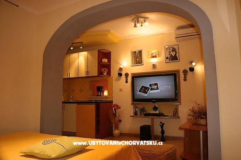 Apartmaji Rock Palace – foto 9