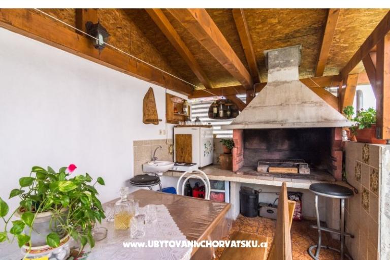 Apartmaji Valbandon – foto 4