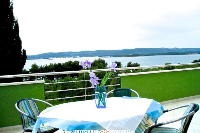 Vila Smirna 4*  z bazenom  – foto 4