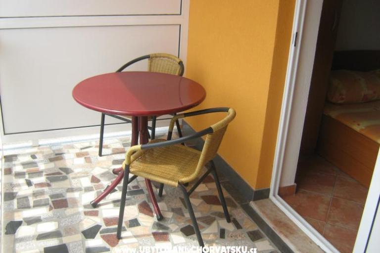 Apartmaji Mirnna – foto 10
