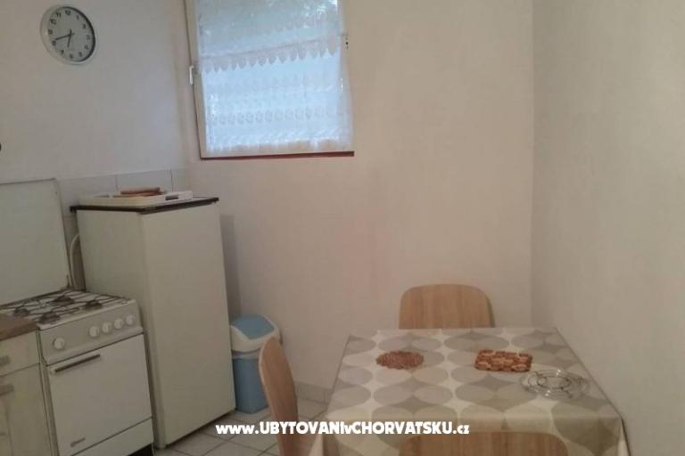 Apartmaji &amp; rooms Brist – foto 9