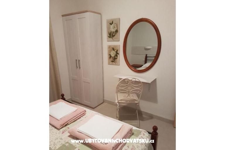 Apartmaji BY THE BEACH-Meri – foto 2