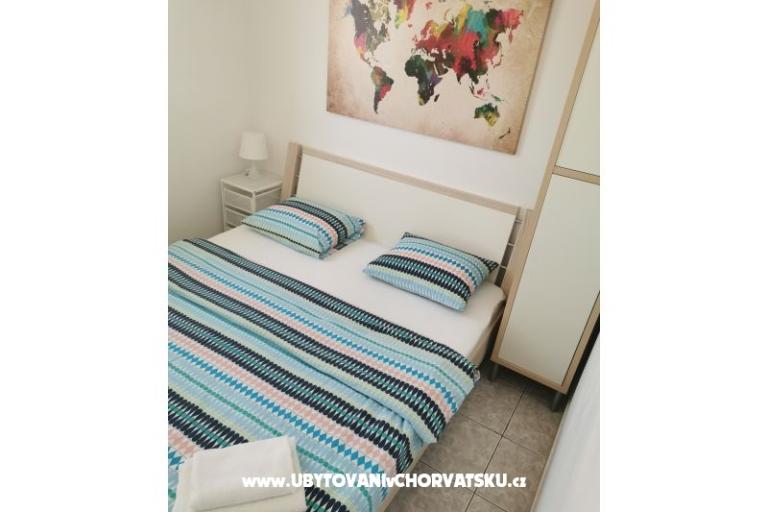 Apartmaji Anita with Pool – foto 11