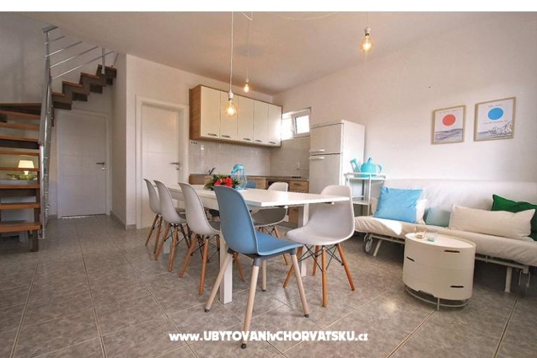 Apartmaji Anita with Pool – foto 13