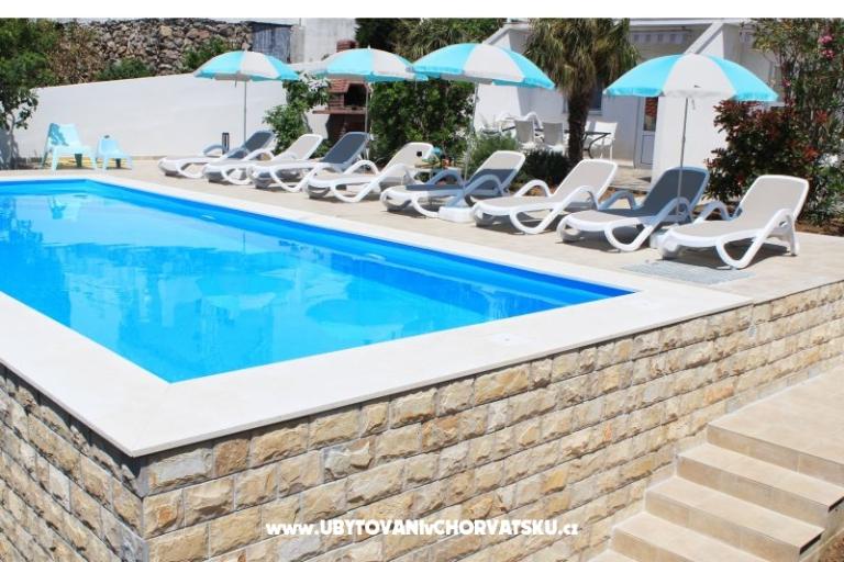 Apartmaji Anita with Pool – foto 18