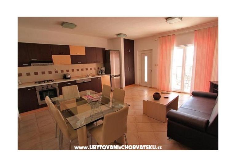Beachfront Apartmaji Baricevic wit – foto 11