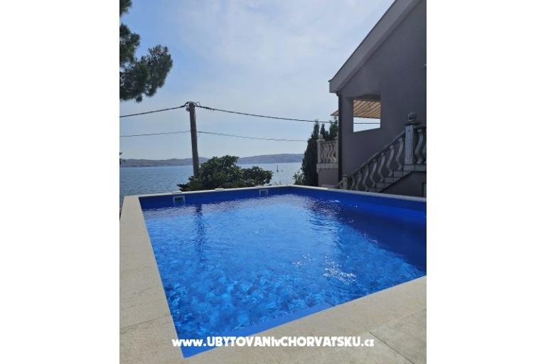 Beachfront Apartmaji Baricevic wit – foto 18
