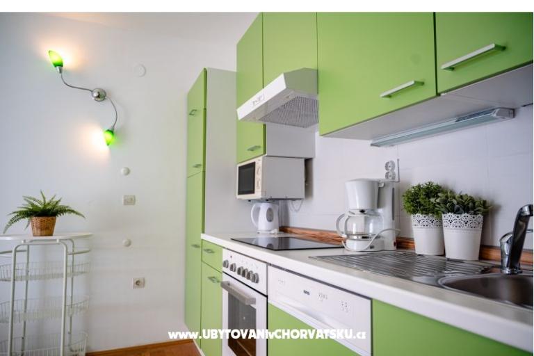 Beachfront Apartmaji Carlo – foto 12