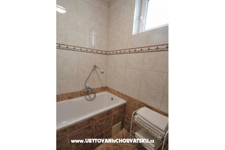 Beachfront Apartmaji Carlo – foto 13