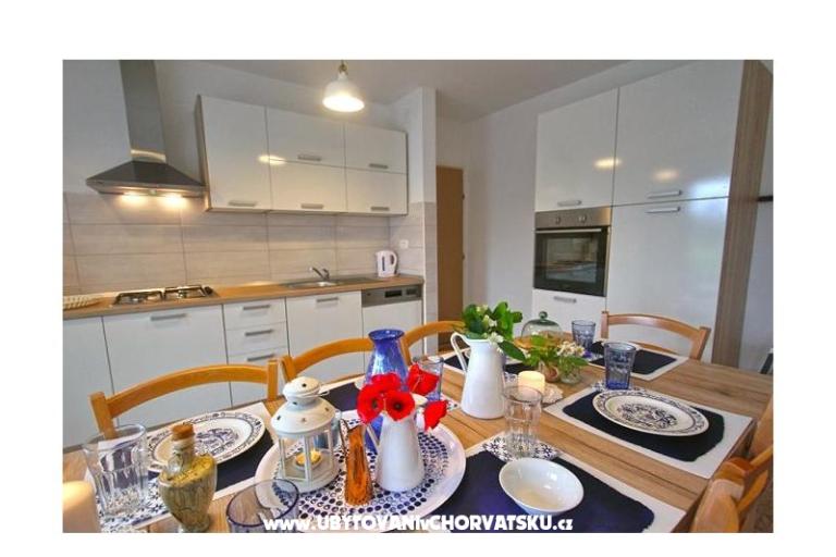 Beachfront Apartmaji Christian – foto 6