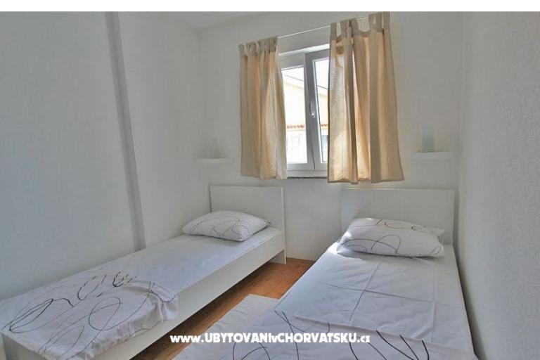Beachfront Apartmaji Amaris – foto 11