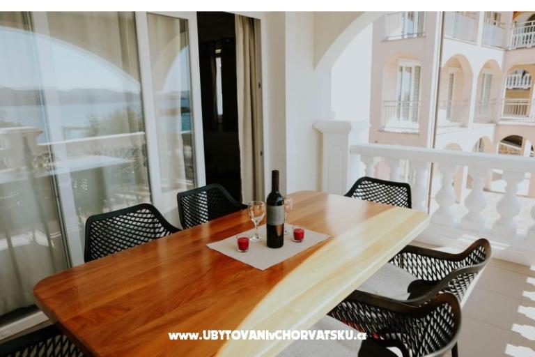 Beachfront Apartmaji Amaris – foto 17