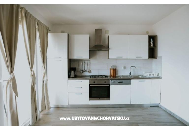 Beachfront Apartmaji Amaris – foto 19