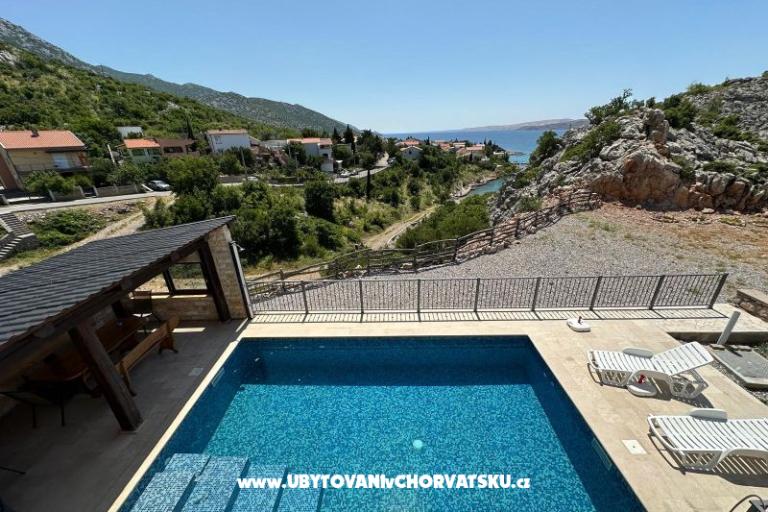 Beachfront Hiša Robert z bazenom – foto 18