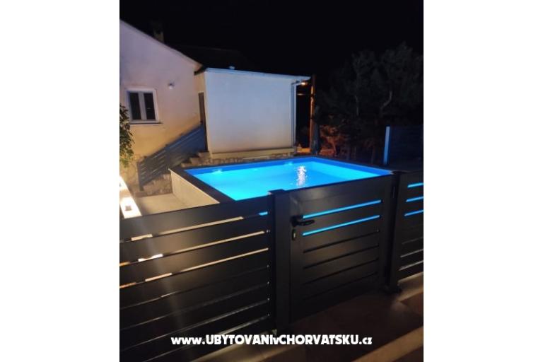 Beachfront Holiday Hiša Ivana with – foto 7