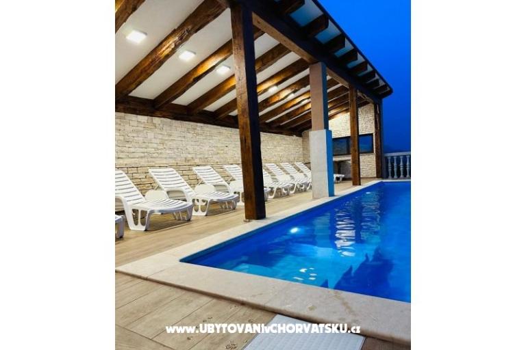 Villa Robert 2 z bazenom Cesarica – foto 11