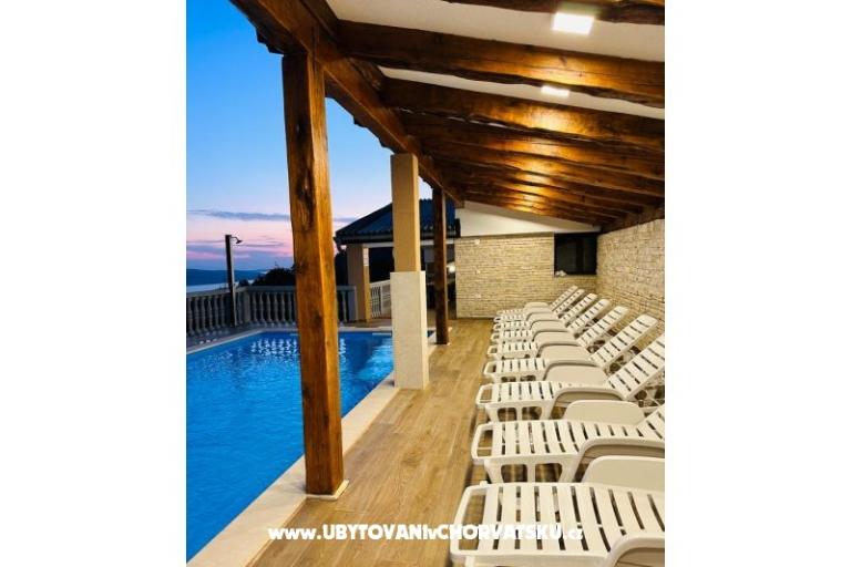 Villa Robert 2 z bazenom Cesarica – foto 12