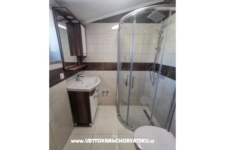 Villa Robert 2 z bazenom Cesarica – foto 8