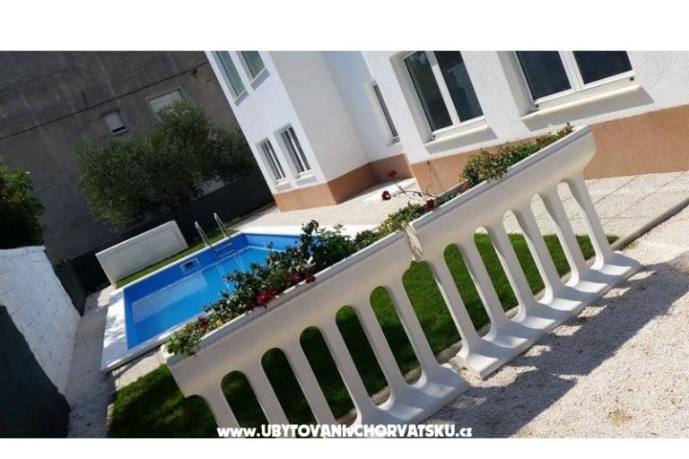 Apartmaji Karadza – foto 3