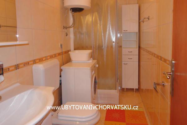 Apartmaji Deak Komarna – foto 3