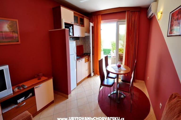 Apartmaji Deak Komarna – foto 9