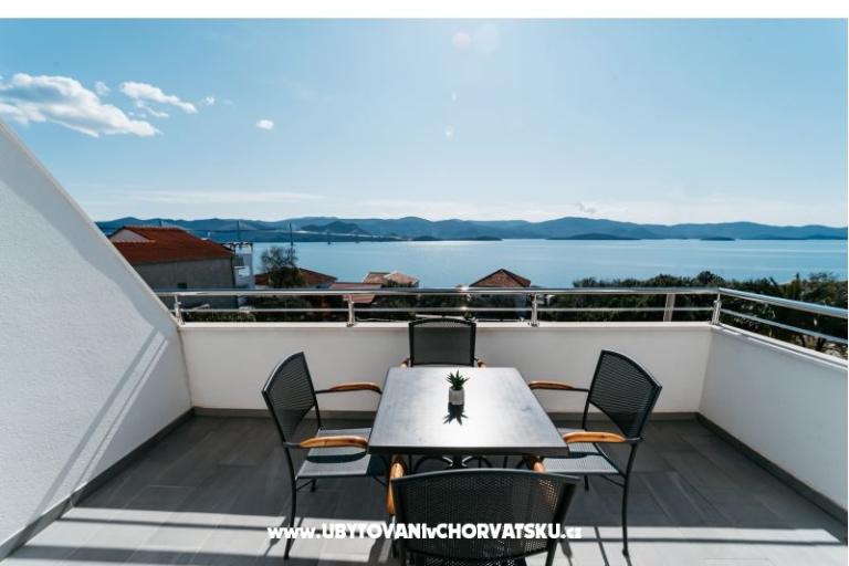 Apartmaji Komarna – foto 7