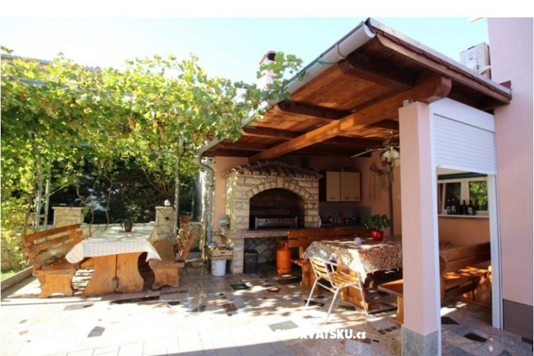 Apartmaji Lucijana Baska – foto 15