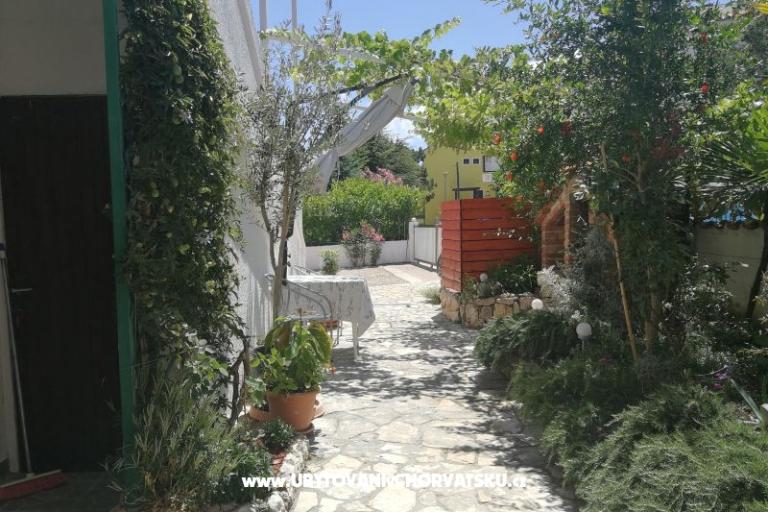 Studio Apartmaji Cene – foto 4