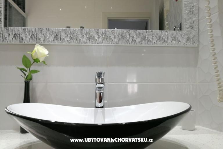 Familia City Center Apartmaji – foto 5