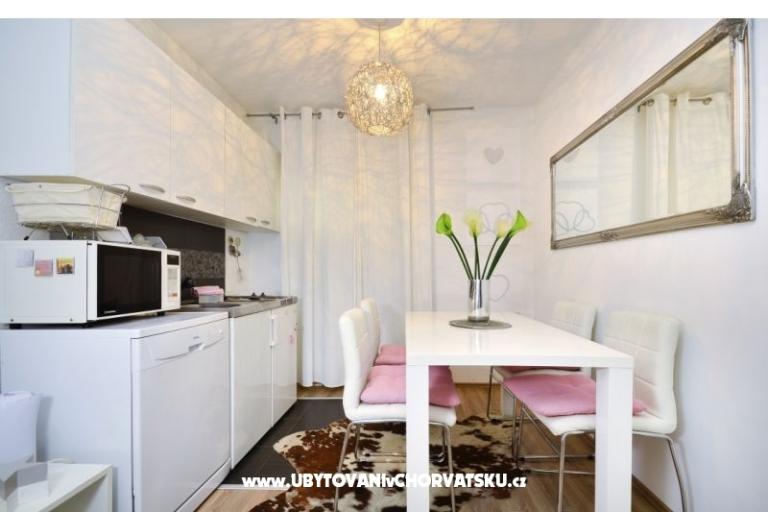 Apartmaji Garden – foto 15