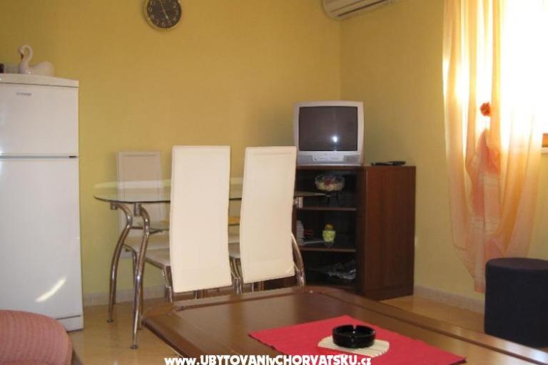 Apartmaji Ina – foto 4