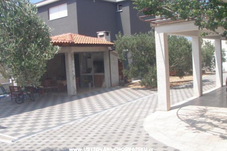 Apartmaji Mila Makarska – foto 3
