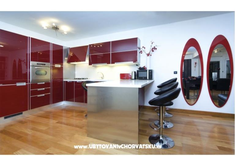 Apartmaji Romilda, by the beach – foto 4