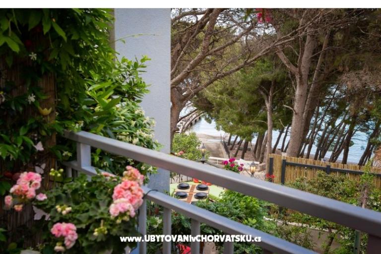 Apartmaji Romilda, by the beach – foto 46